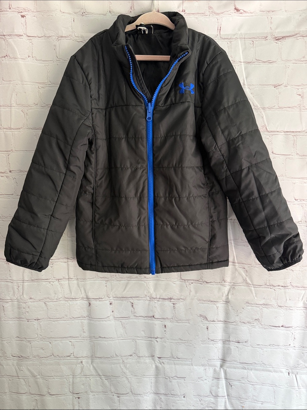 Under Armour Black Lightweight Puffer Jacket Blue Zipper and Logo Boys Size 7